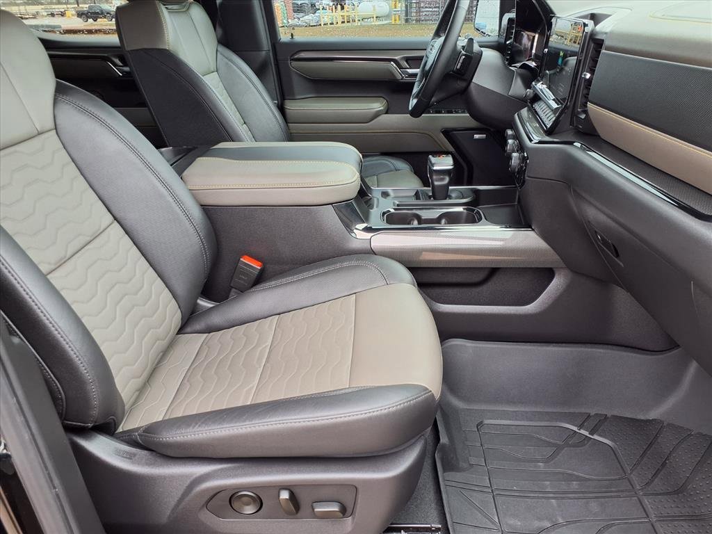 Used 2024 Chevrolet Silverado 1500 ZR2 image 28