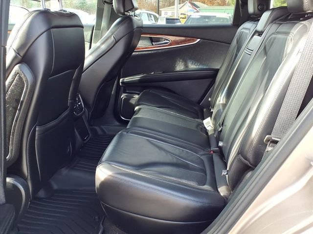 Used 2019 Lincoln Nautilus Select image 9