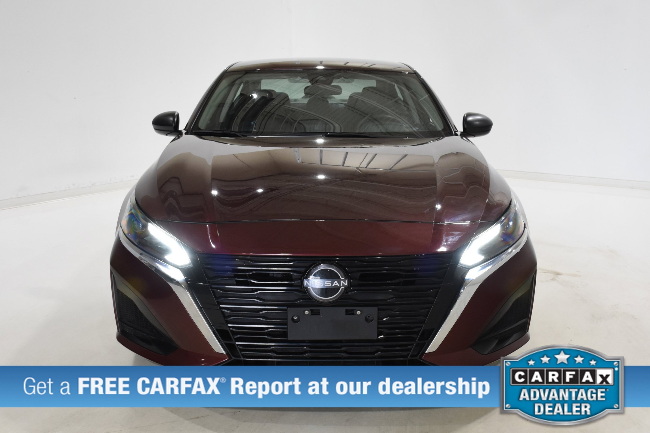 Used 2025 Nissan Altima 2.5 SV FWD image 2