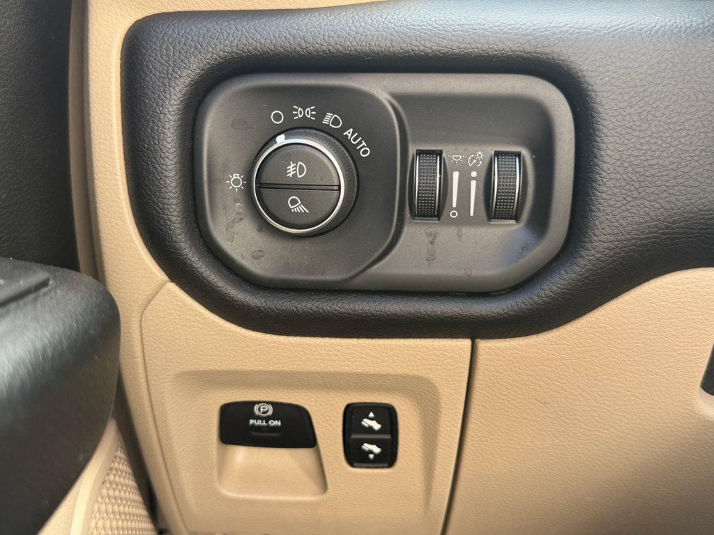 Used 2019 RAM 1500 Big Horn RWD image 25