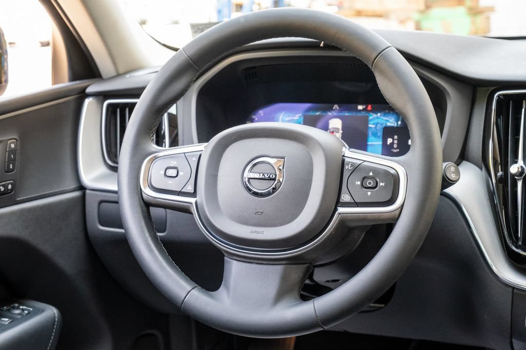 Used 2024 Volvo XC60 B5 Core w/ Climate Package AWD/4WD image 24