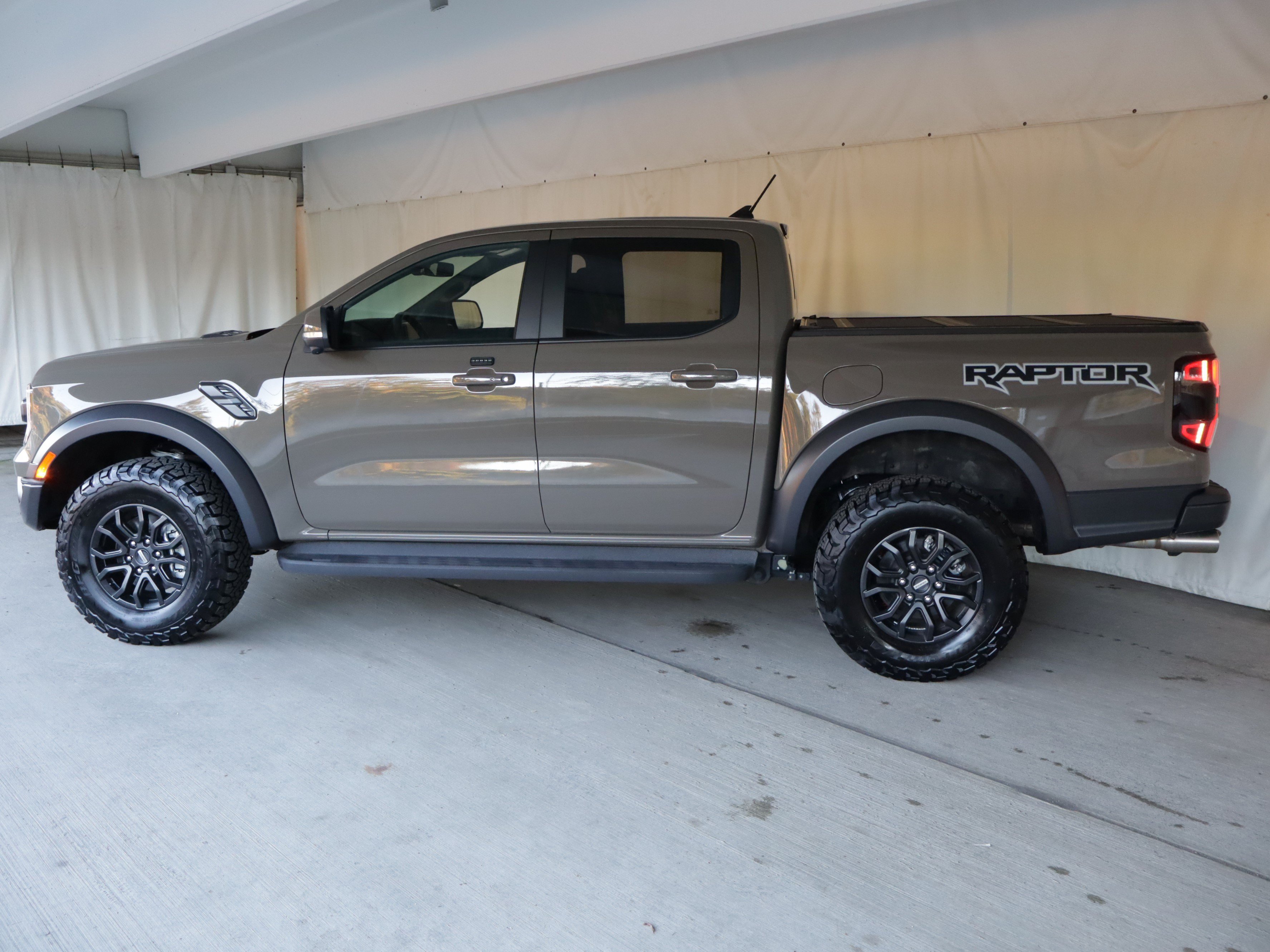 Used 2025 Ford Ranger Raptor AWD/4WD image 25