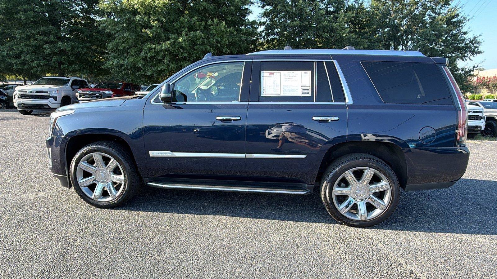 Used 2020 Cadillac Escalade Luxury RWD image 12