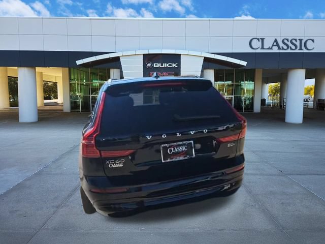 Used 2022 Volvo XC60 B5 Momentum w/ Climate Package AWD/4WD image 8