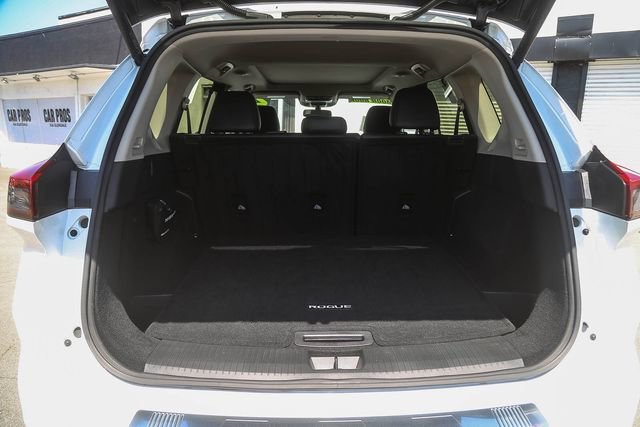 Used 2024 Nissan Rogue SV w/ SV Premium Package image 28