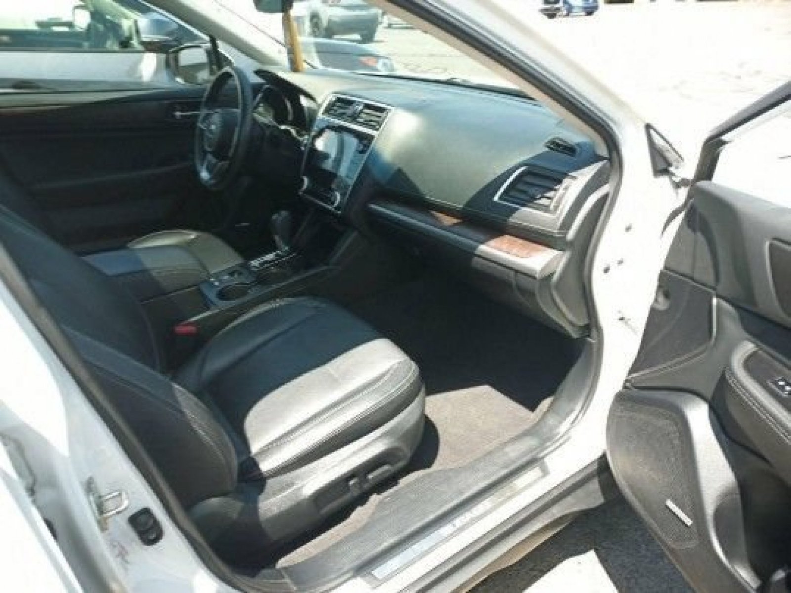 Used 2018 Subaru Outback 2.5i Limited AWD/4WD image 8