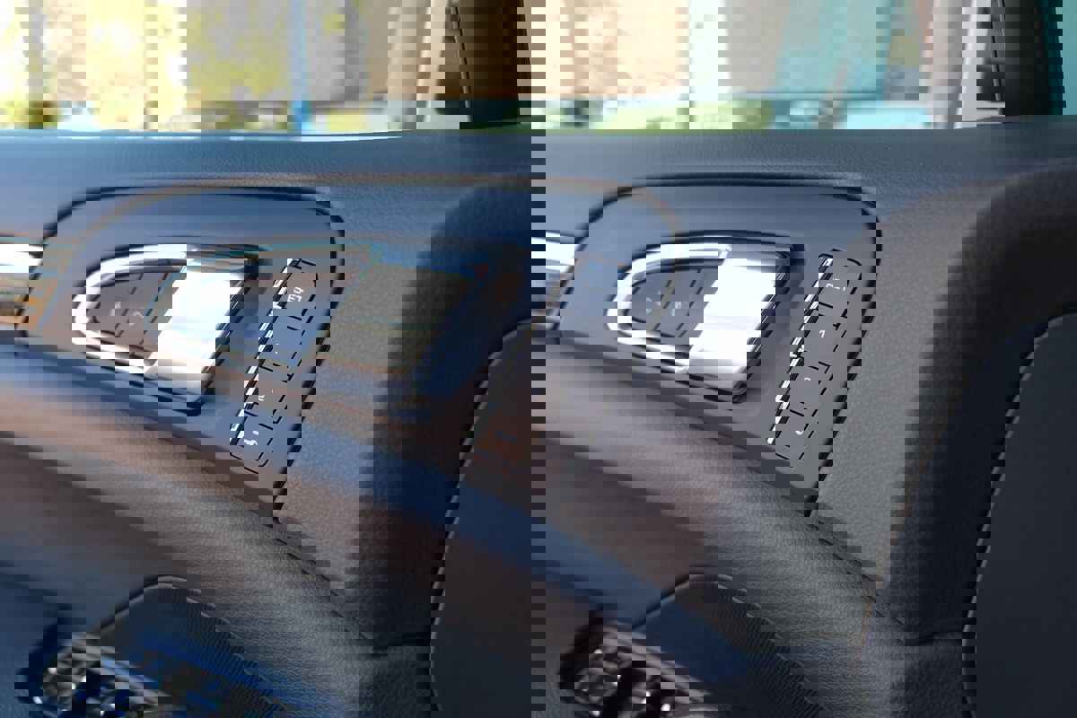 Used 2017 Porsche Cayenne S image 50