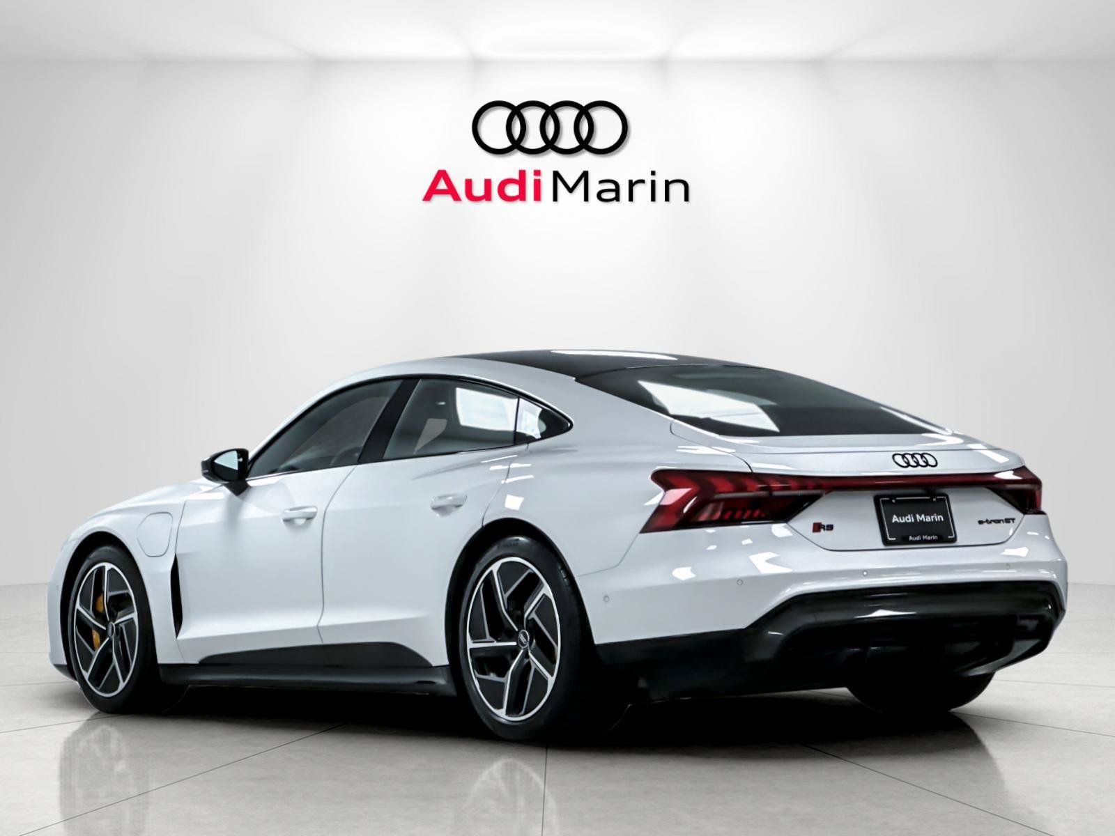 Used 2023 Audi RS e-tron GT w/ Carbon Performance Package AWD/4WD image 3