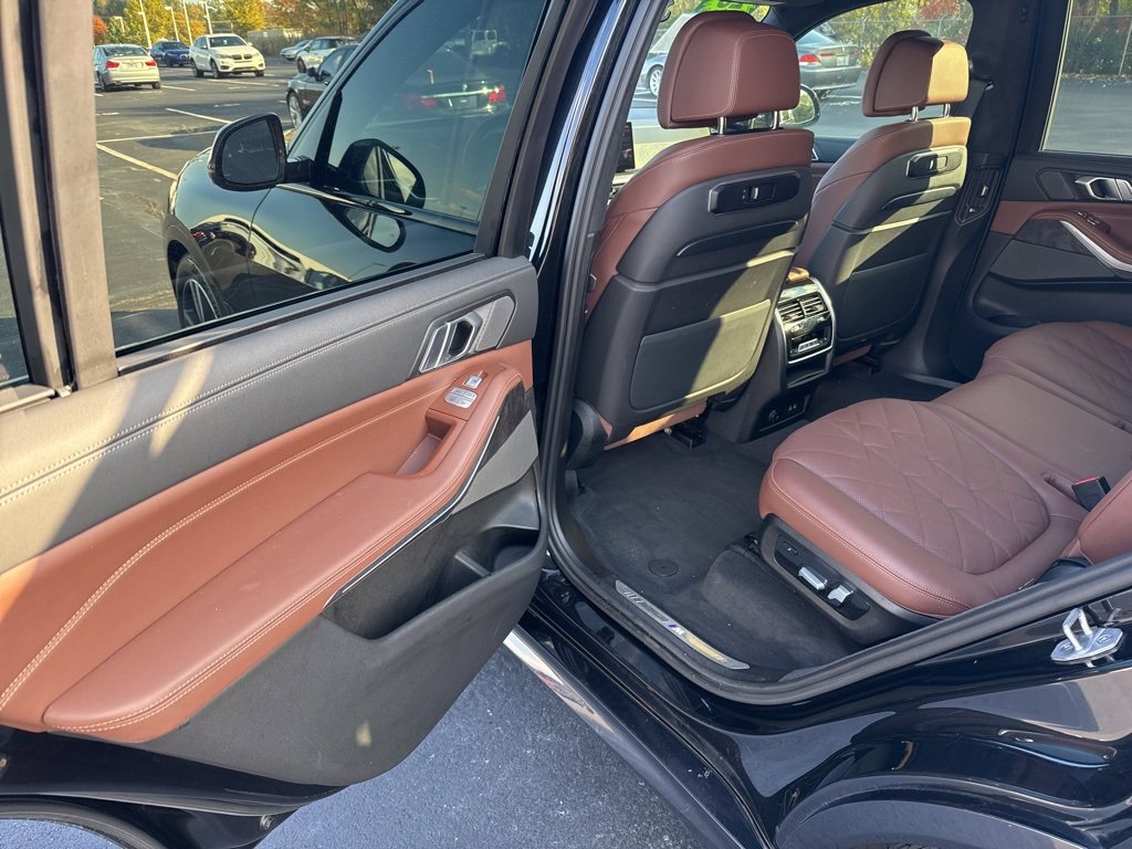 Used 2023 BMW X7 xDrive40i w/ M Sport Package image 15
