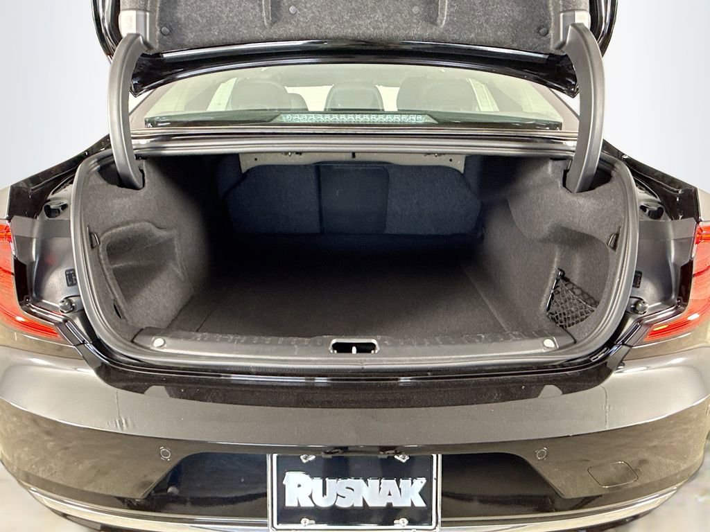 Certified 2025 Volvo S90 B6 Plus image 28