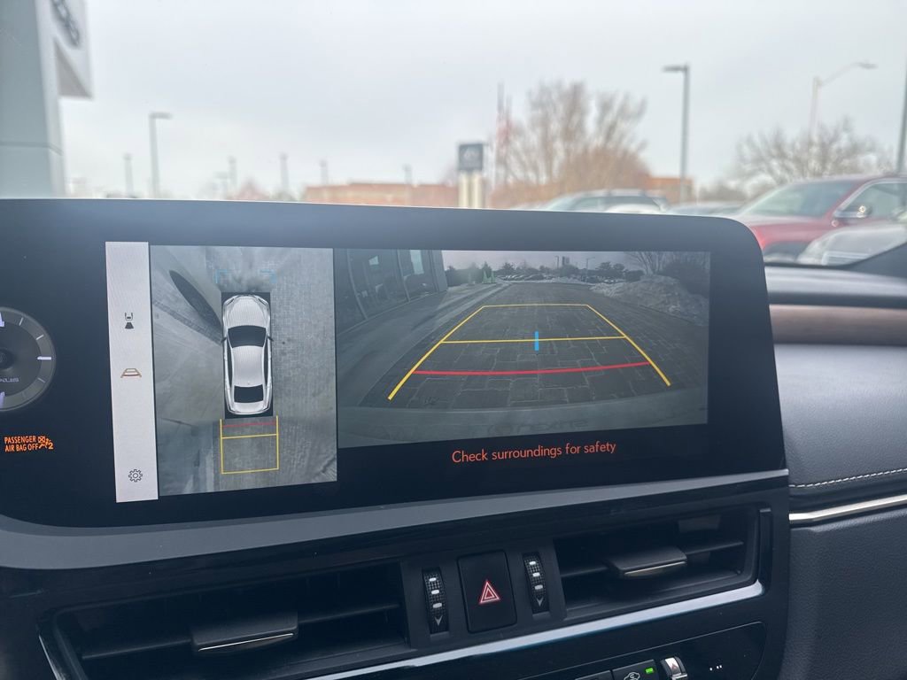 Used 2024 Lexus ES 350 Ultra Luxury w/ Accessory Package (Z2) image 33