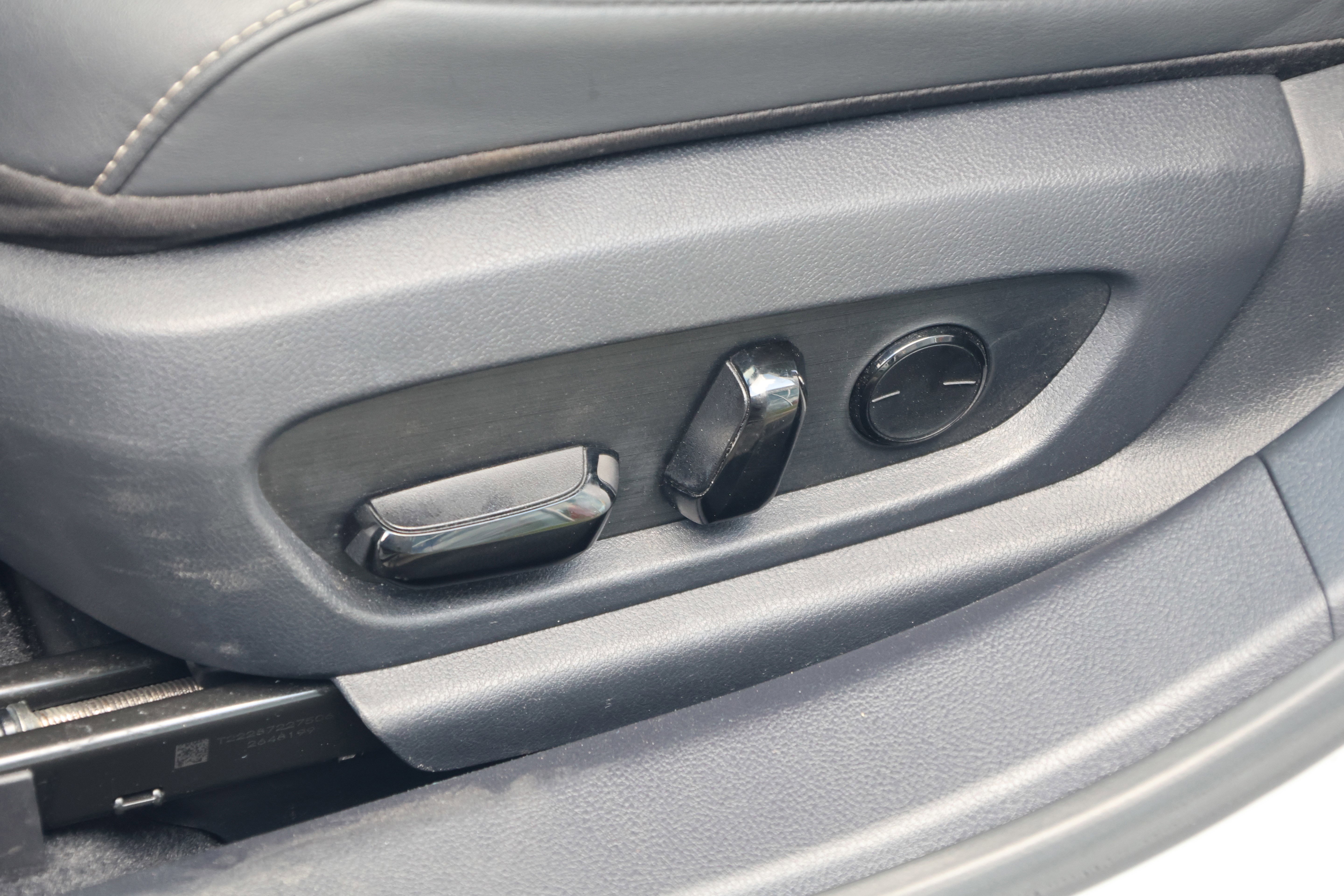 Used 2023 Lexus ES 350 w/ Premium Package image 32