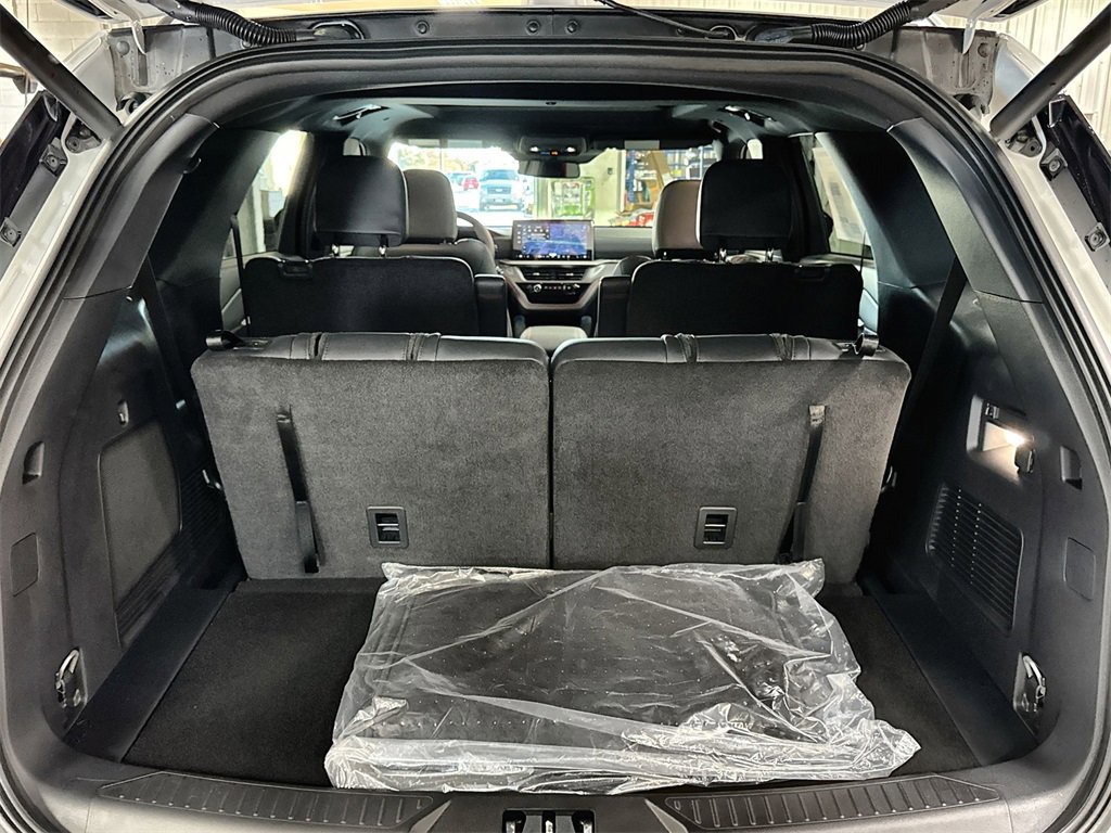 New 2026 Ford Explorer ST-Line w/ ST-Line Street Pack image 30