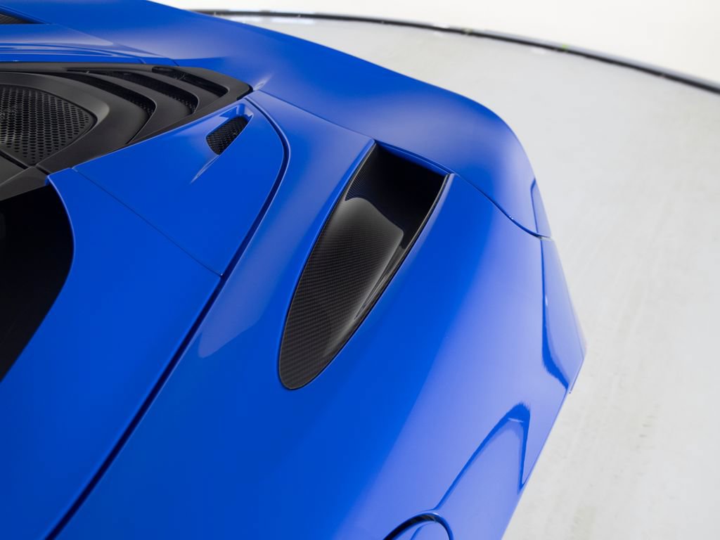 Used 2020 McLaren 720S Spider RWD image 39