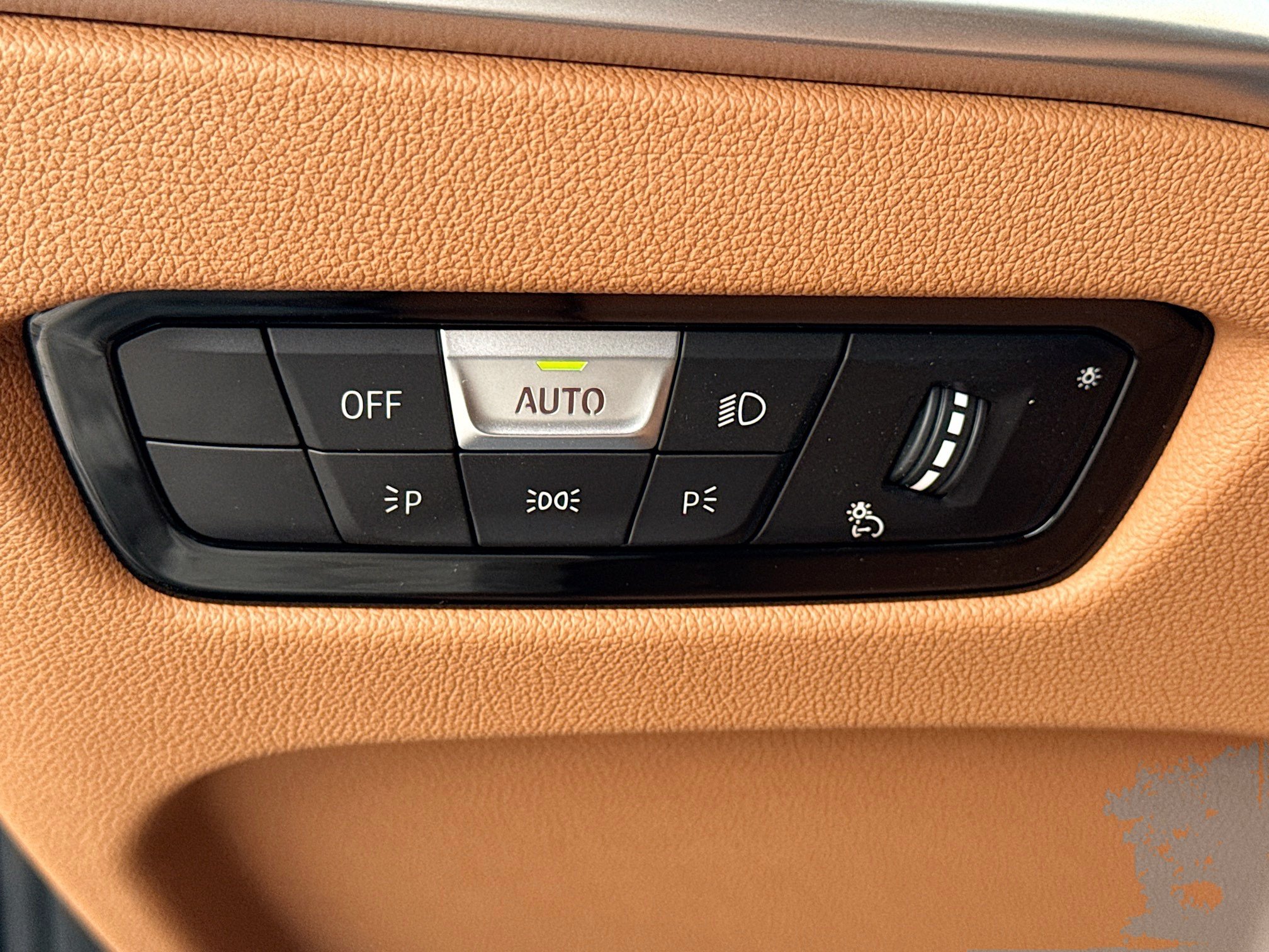 New 2026 BMW 330i Sedan w/ Premium Package RWD image 36