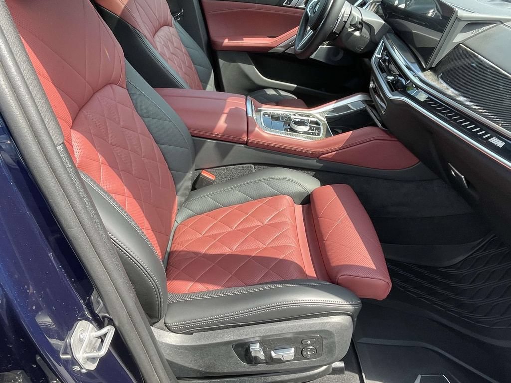 Used 2025 BMW X6 M60i AWD/4WD image 23