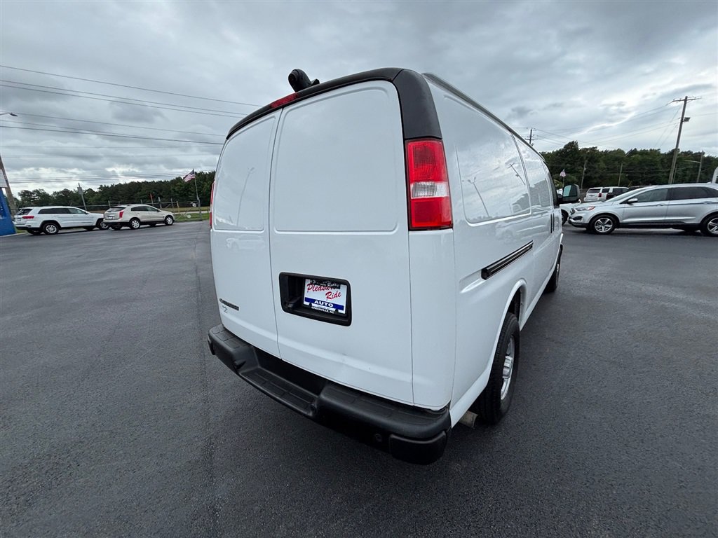 Used 2022 Chevrolet Express 2500 w/ Driver Convenience Package RWD image 6
