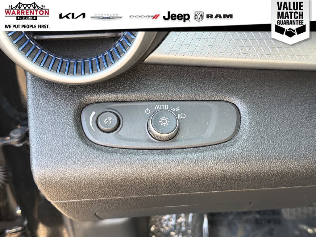 Used 2024 Chevrolet Trax LS FWD image 17