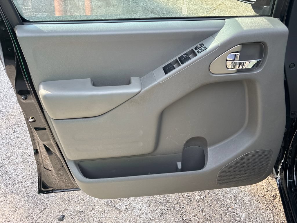 Used 2017 Nissan Frontier SV AWD/4WD image 10