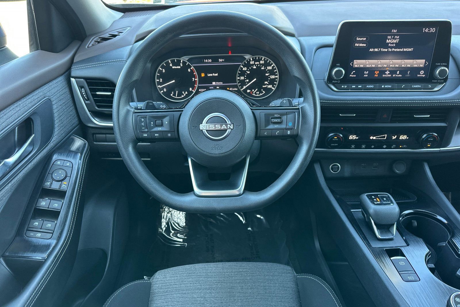 Used 2023 Nissan Rogue SV image 16