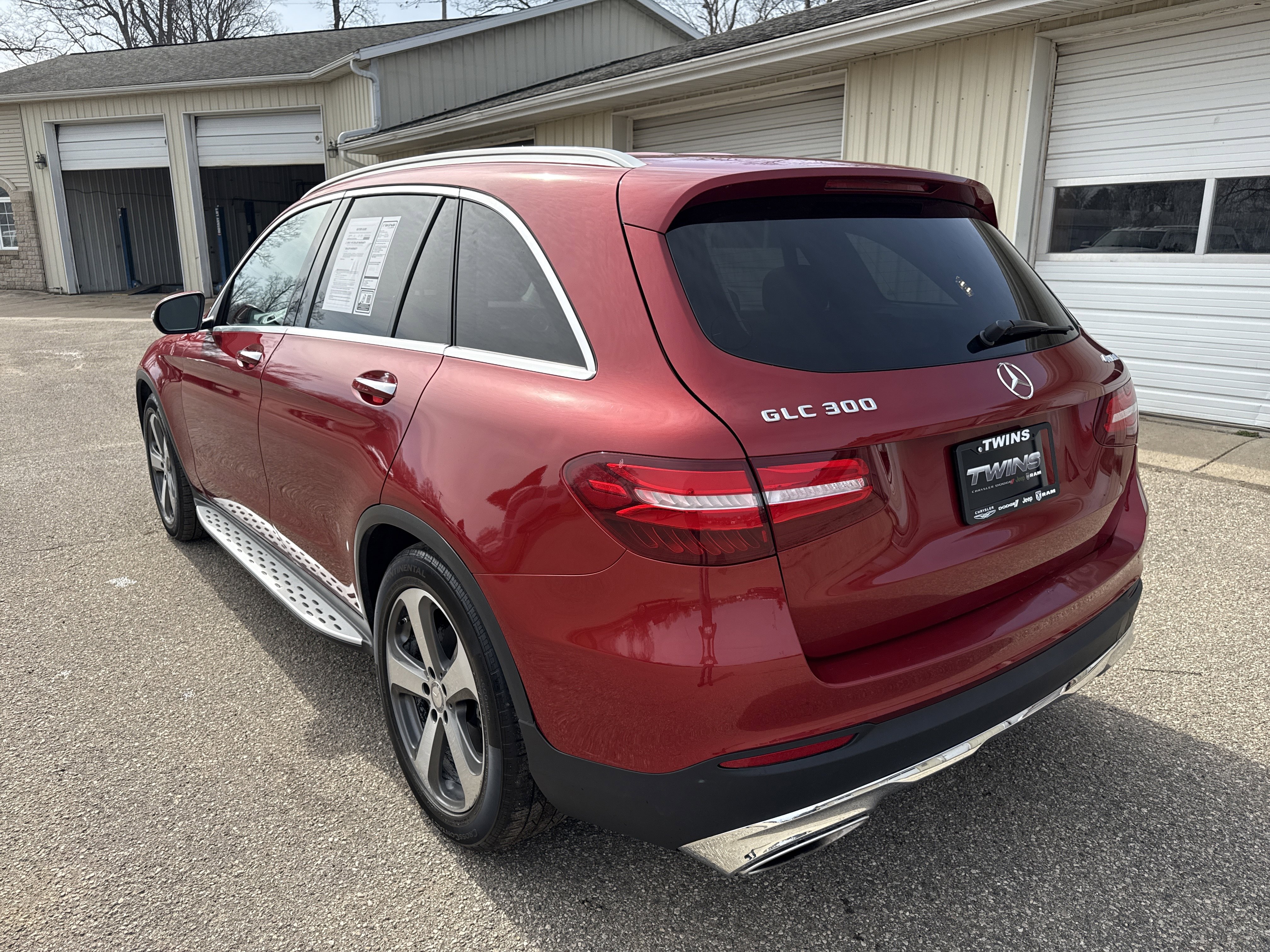 Used 2016 Mercedes-Benz GLC 300 4MATIC w/ Driver Assistance Package image 8