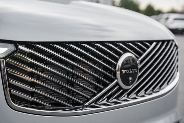 New 2026 Volvo XC90 B6 Plus w/ Protection Package Premier image 13