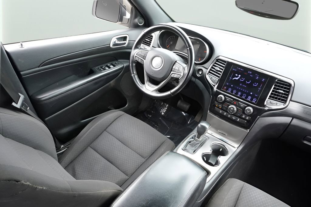 Used 2020 Jeep Grand Cherokee Laredo w/ Security & Convenience Group AWD/4WD image 28