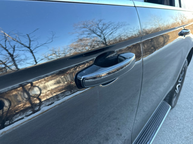 Used 2023 Ford Expedition Max XLT image 12