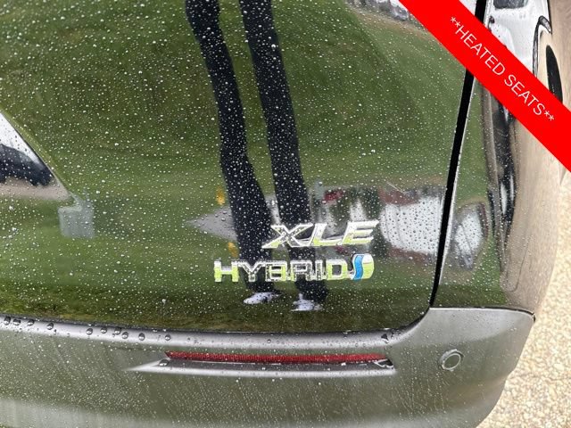 Used 2023 Toyota Sienna XLE FWD image 4