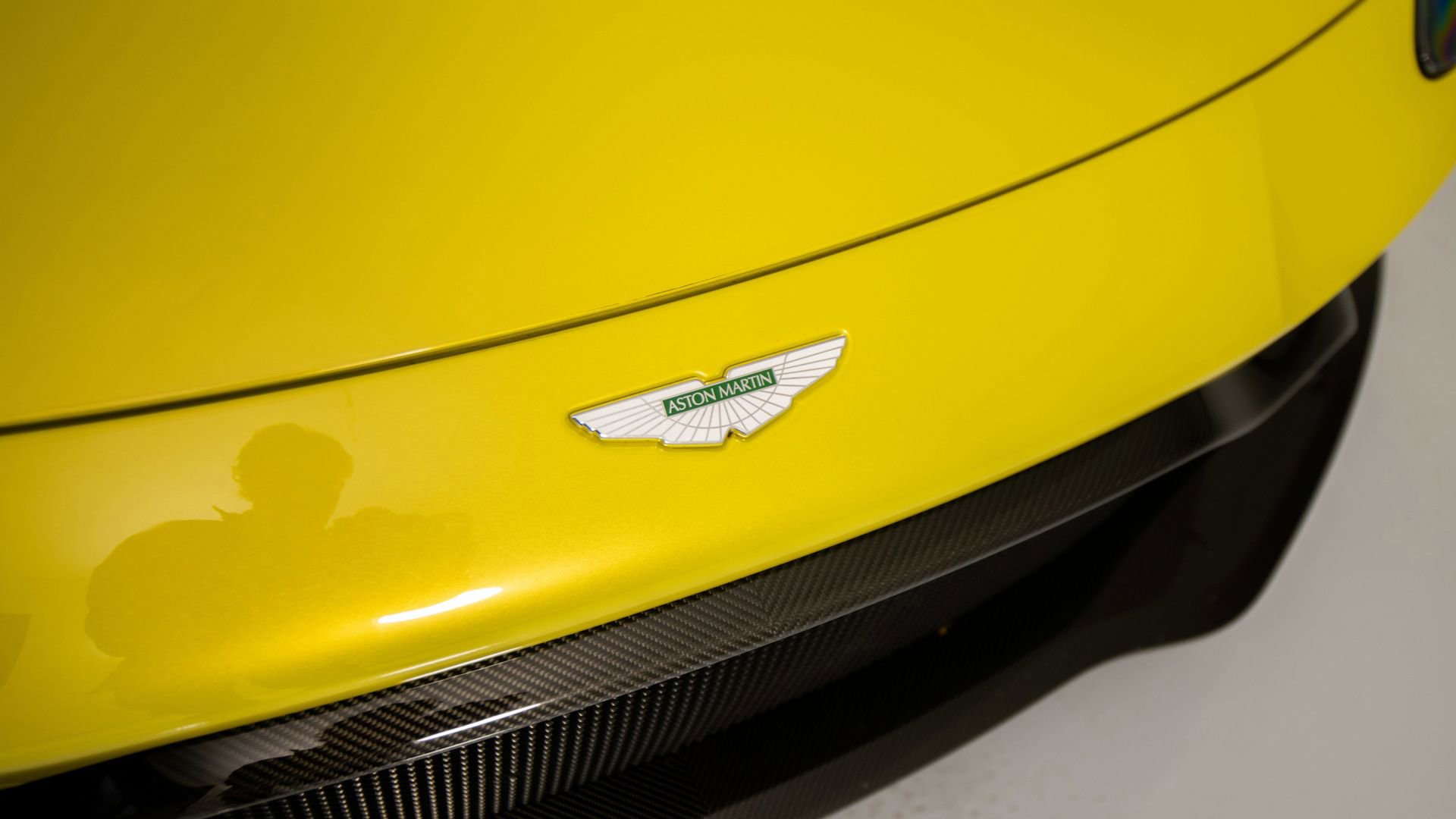 Used 2021 Aston Martin V8 Vantage Roadster image 32