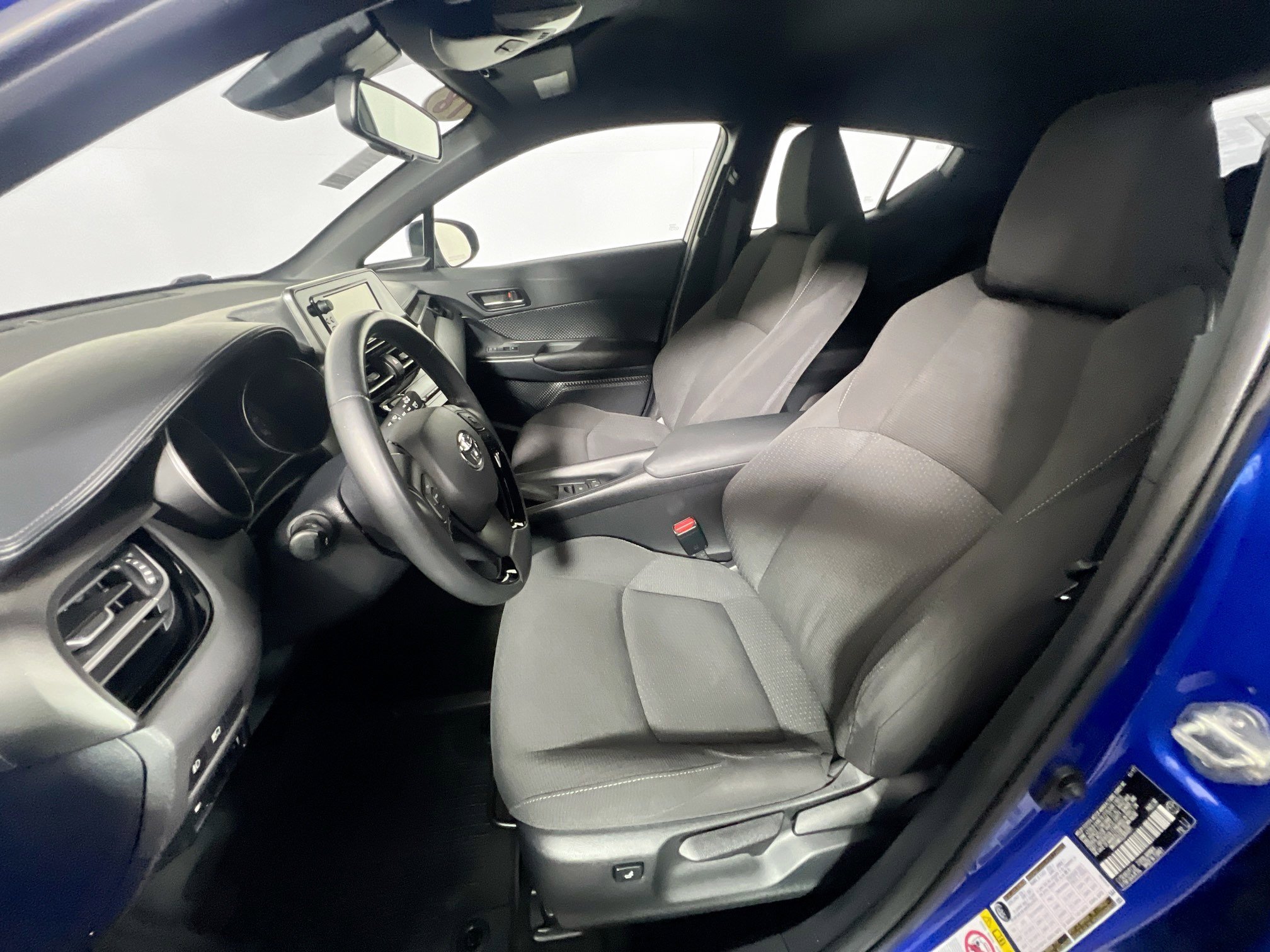 Used 2018 Toyota C-HR XLE image 14