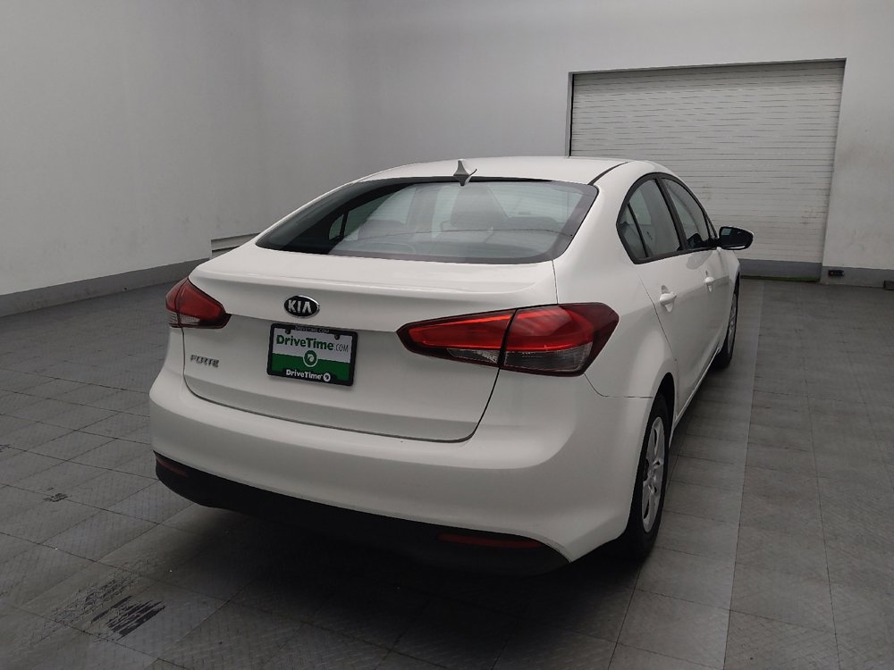 Used 2017 Kia Forte LX image 9