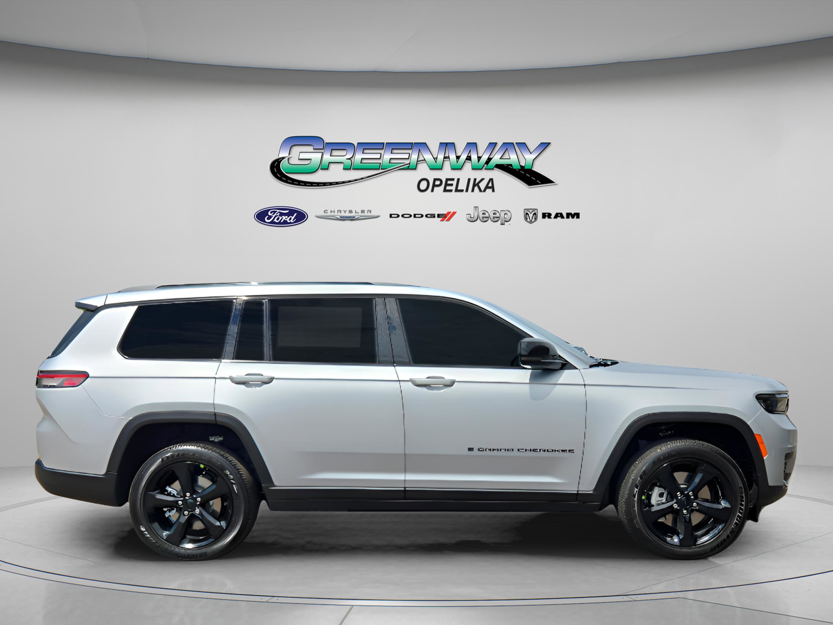 New 2025 Jeep Grand Cherokee L Altitude image 8