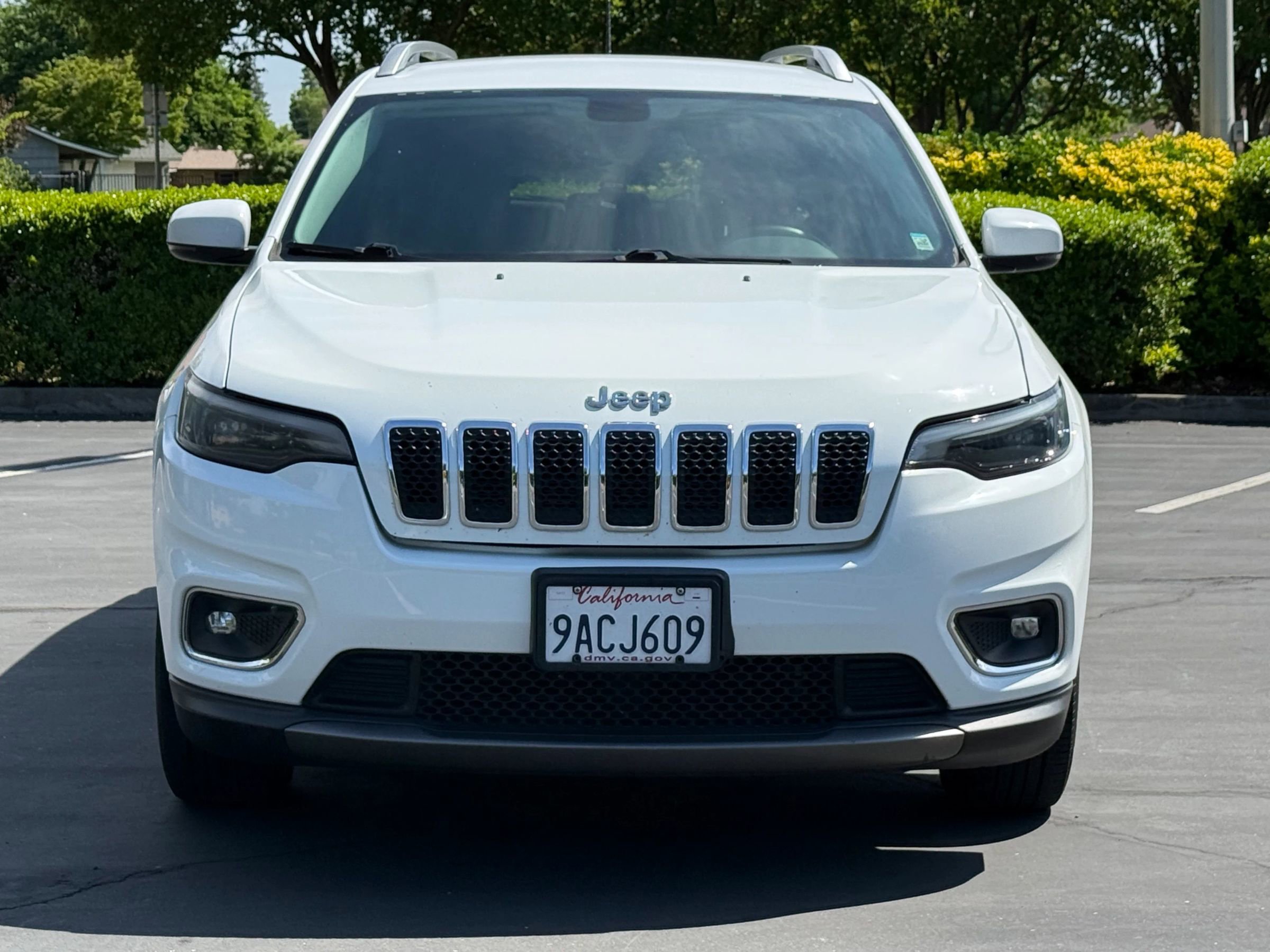 Used 2019 Jeep Cherokee Limited image 2