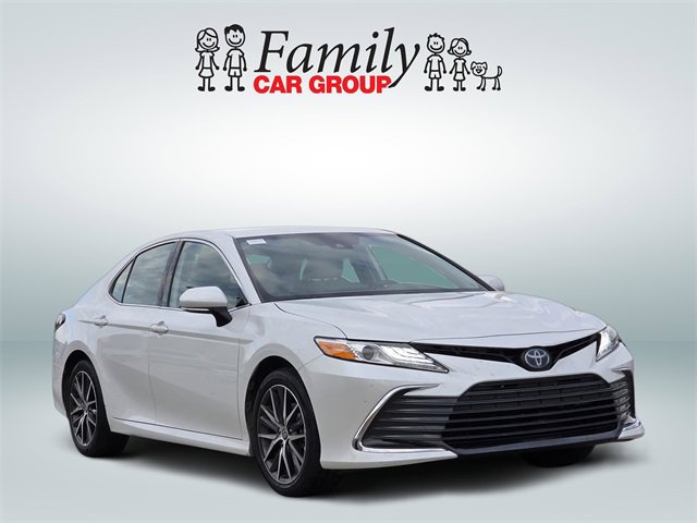 Used 2023 Toyota Camry XLE image 2
