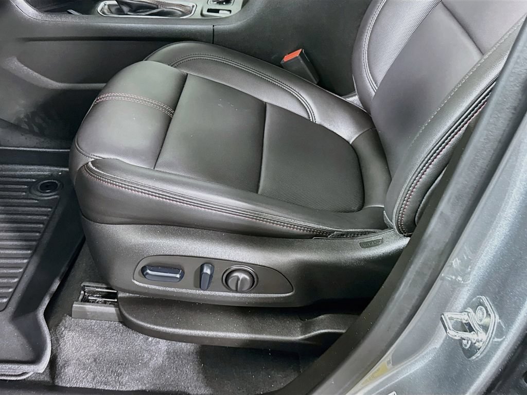 Used 2023 Chevrolet Traverse RS AWD/4WD image 25