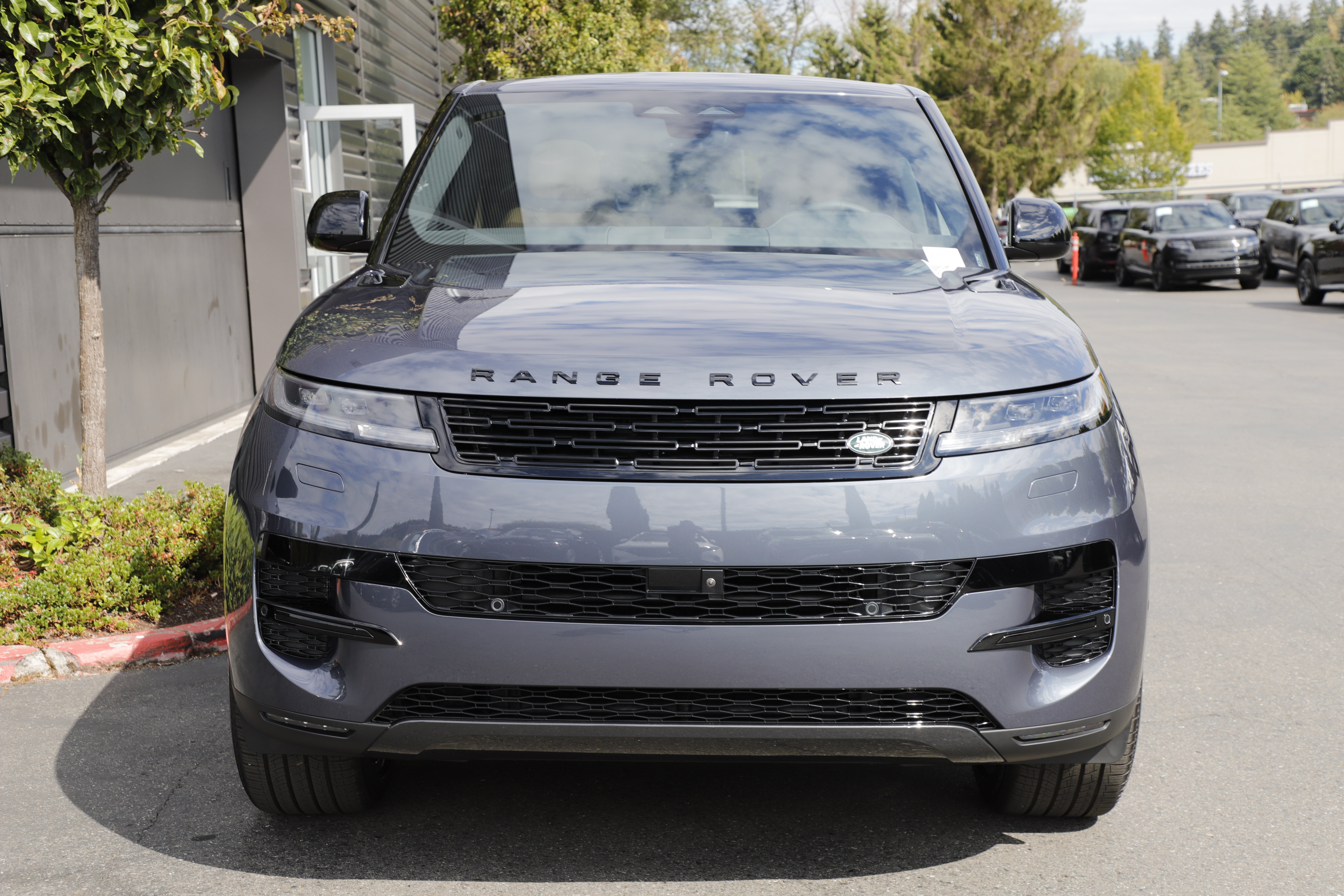 New 2026 Land Rover Range Rover Sport SE AWD/4WD image 4