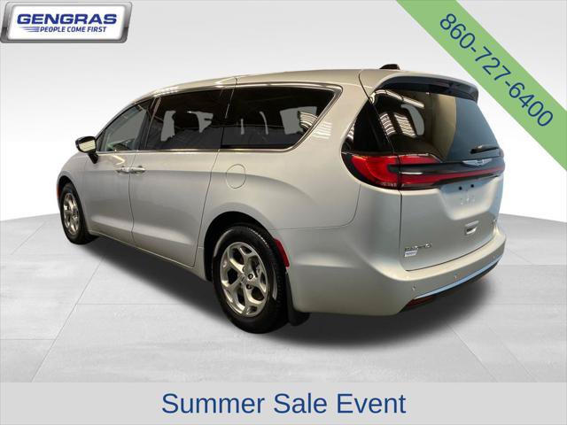 Certified 2024 Chrysler Pacifica Limited FWD image 5