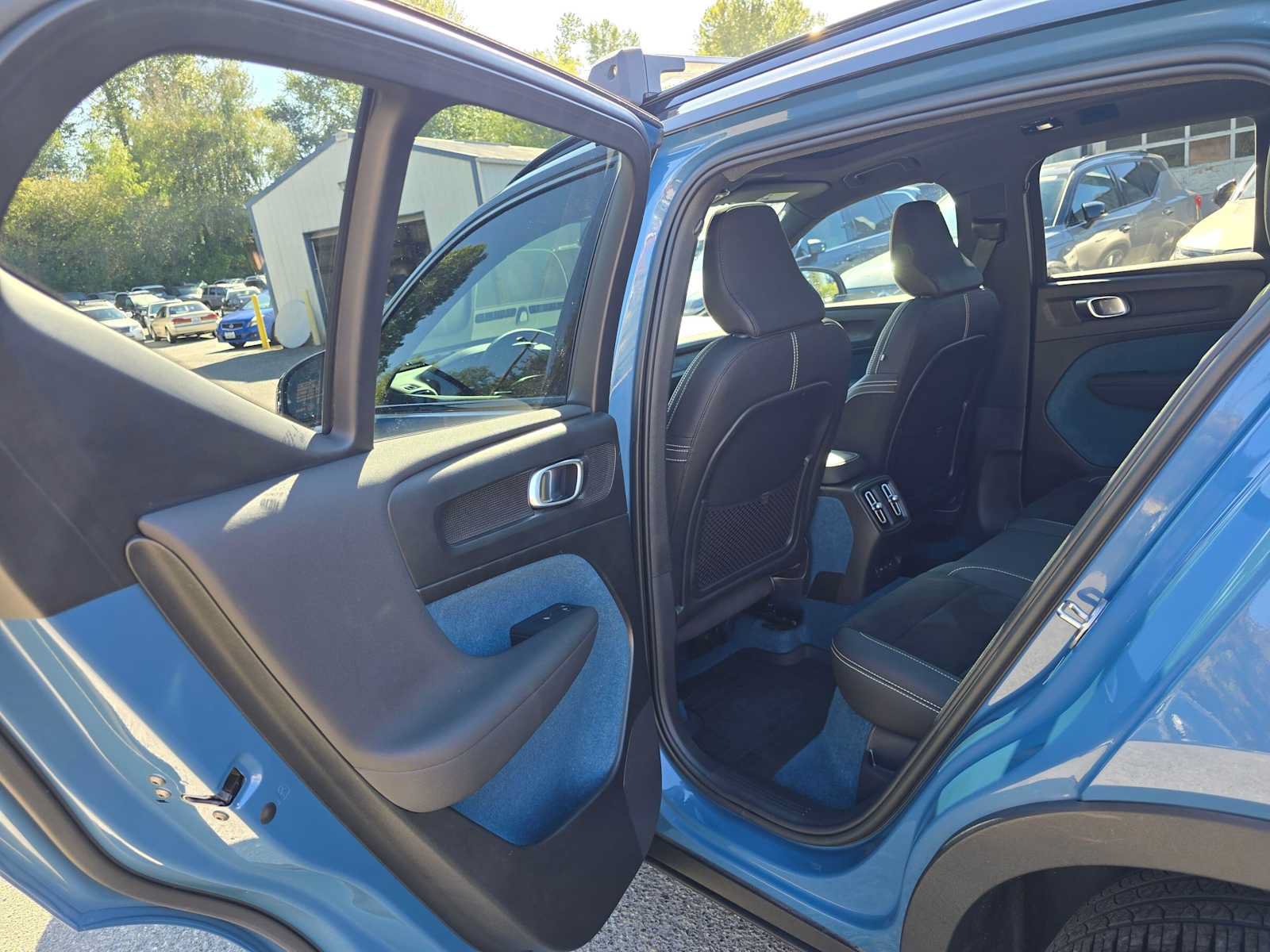 Certified 2023 Volvo XC40 Recharge Plus w/ Protection Package Premier AWD/4WD image 17