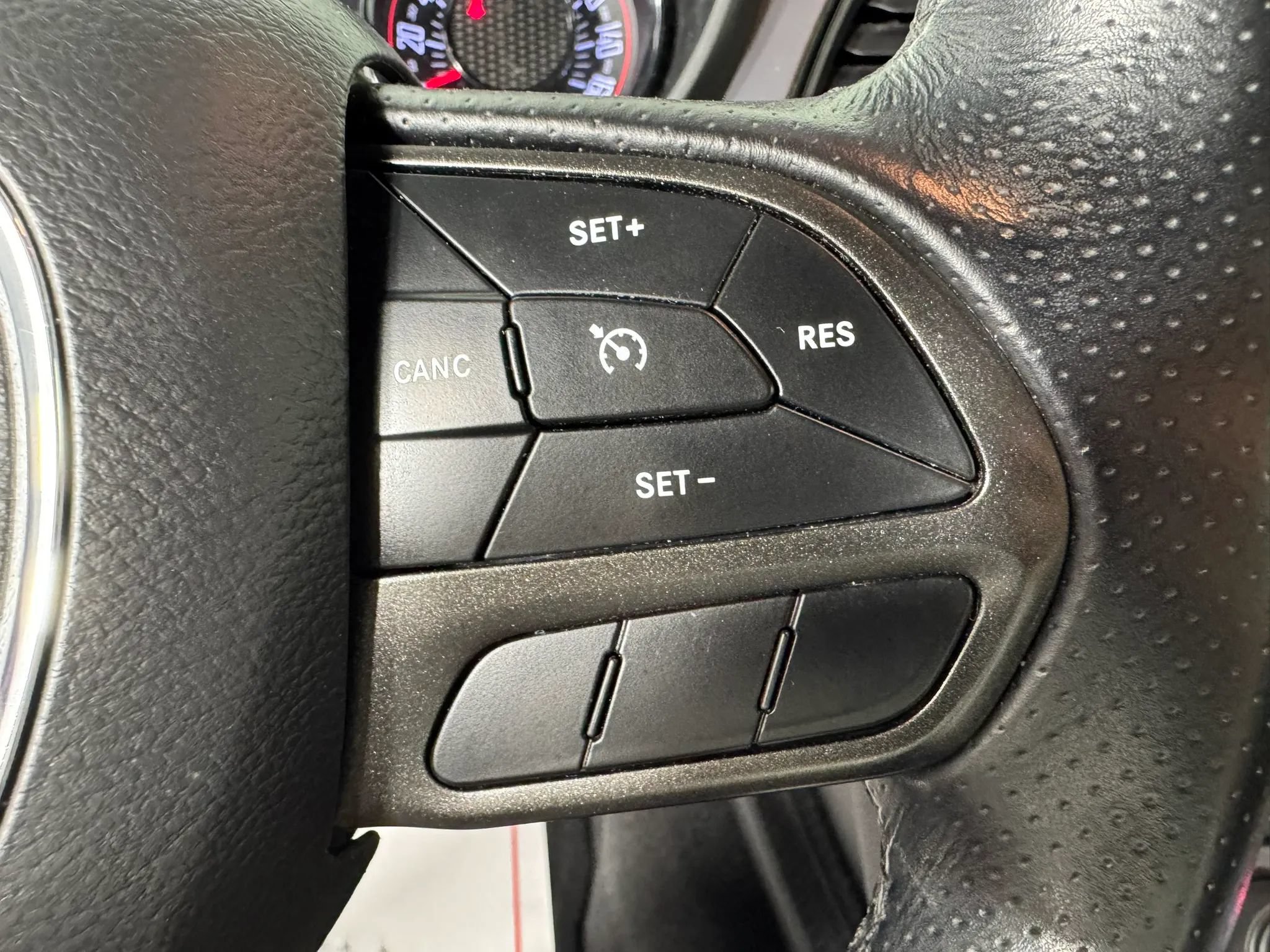 Used 2021 Dodge Challenger SXT w/ Driver Convenience Group RWD image 15