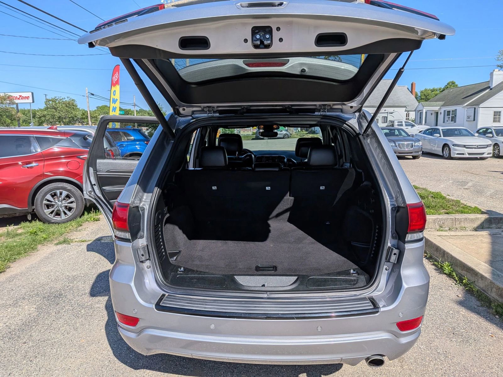 Used 2018 Jeep Grand Cherokee Altitude AWD/4WD image 26
