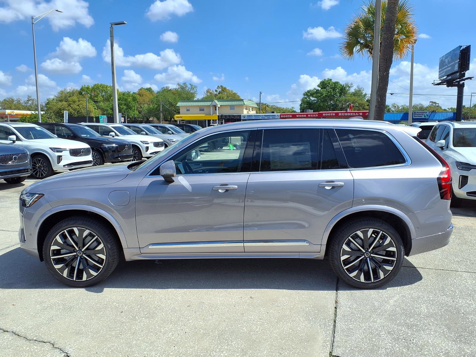 New 2026 Volvo XC90 T8 Ultra w/ Lounge Package image 4