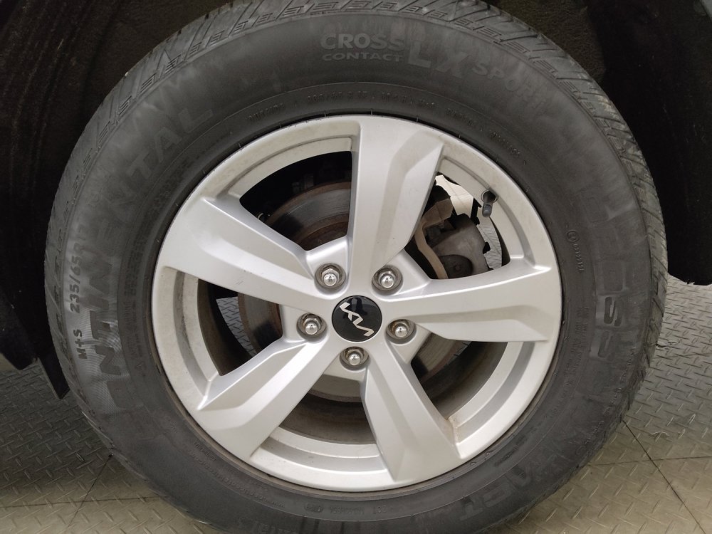 Used 2023 Kia Sorento LX AWD/4WD image 31