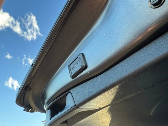 Used 2019 Toyota RAV4 XLE Premium image 21