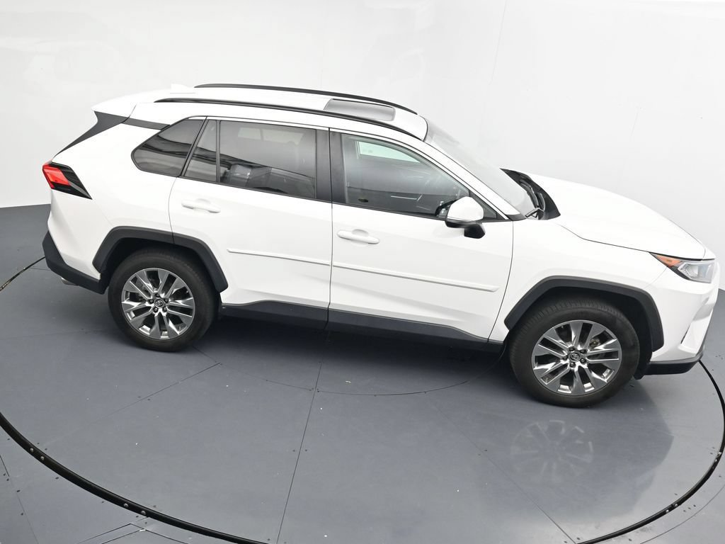 Used 2019 Toyota RAV4 XLE Premium w/ Cold Weather Package AWD/4WD image 35