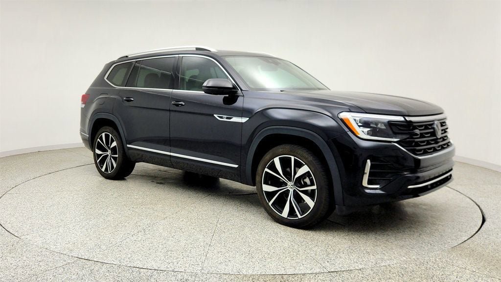 Used 2024 Volkswagen Atlas SEL Premium R-Line AWD/4WD image 3