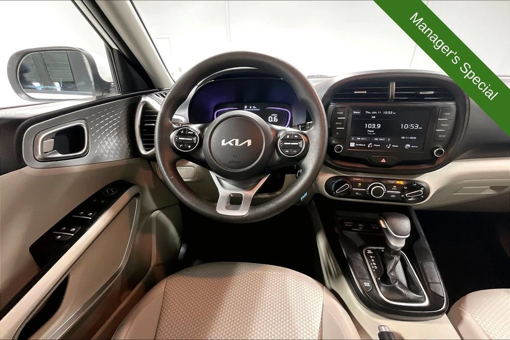 Used 2025 Kia Soul LX w/ LX Technology Package FWD image 6