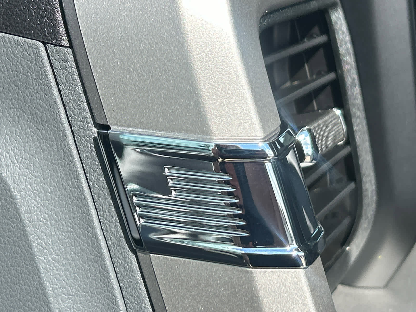 New 2026 Ford F550 XL w/ XL Chrome Package image 16