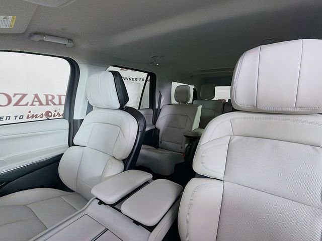 New 2026 Lincoln Navigator L Premier AWD/4WD image 24