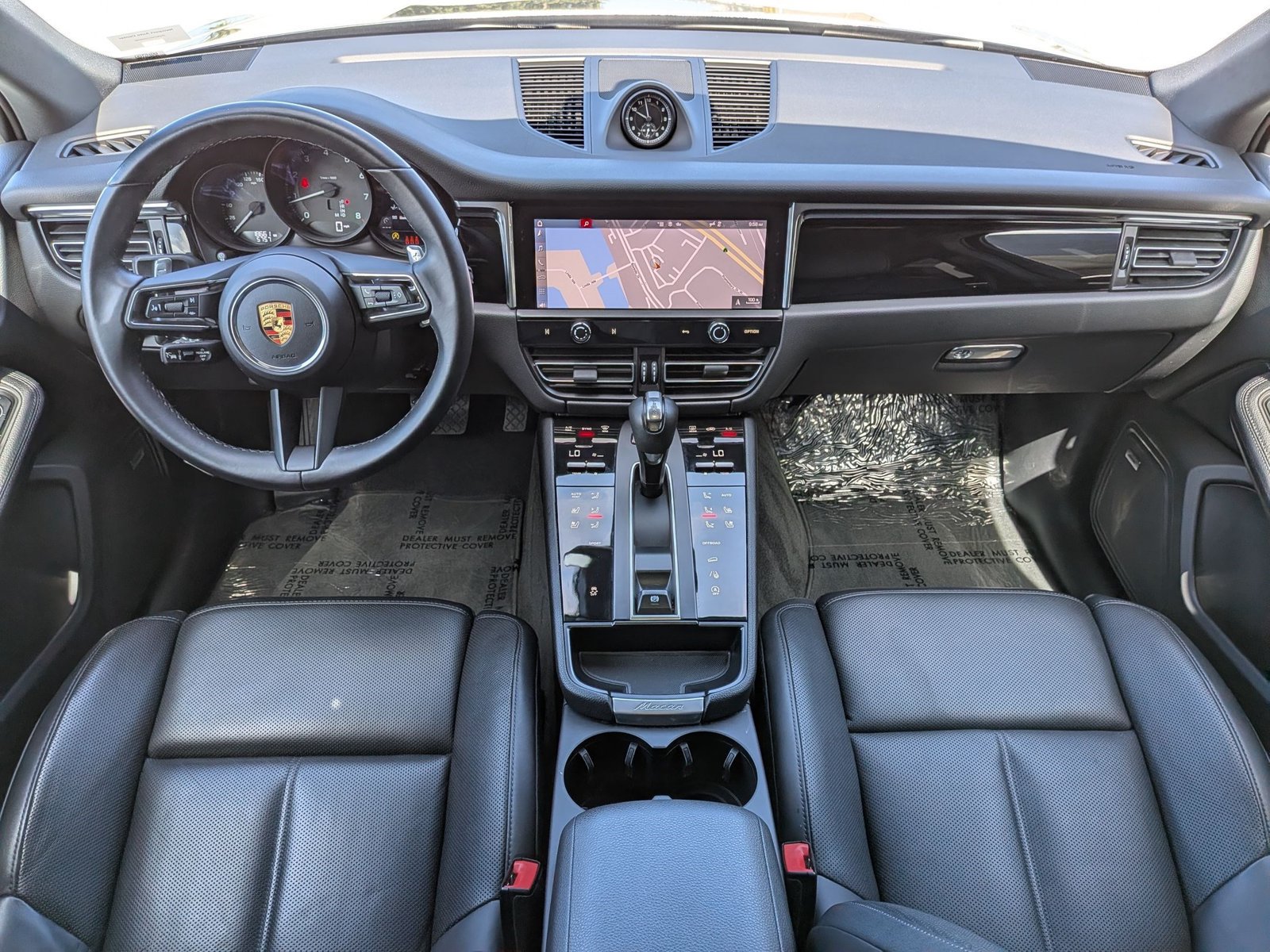 Certified 2024 Porsche Macan AWD/4WD image 21